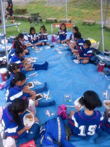 夏合宿②…みんなで一緒にランチタイム♪